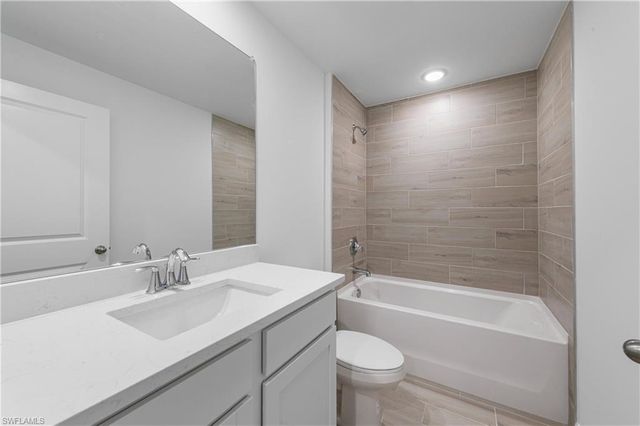 31 NW 25th TER, Cape Coral, FL 33993