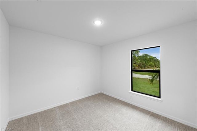 31 NW 25th TER, Cape Coral, FL 33993