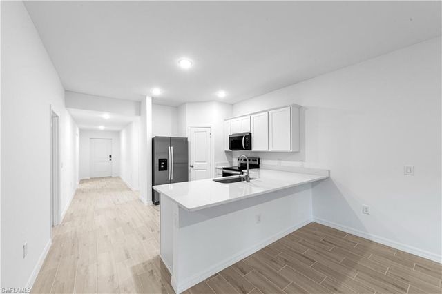 31 NW 25th TER, Cape Coral, FL 33993