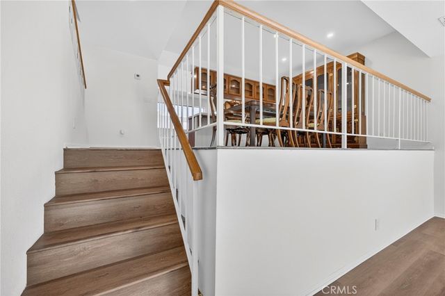 18360 Collins Street E, Tarzana, CA 91356