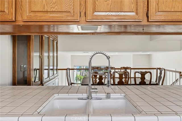 18360 Collins Street E, Tarzana, CA 91356