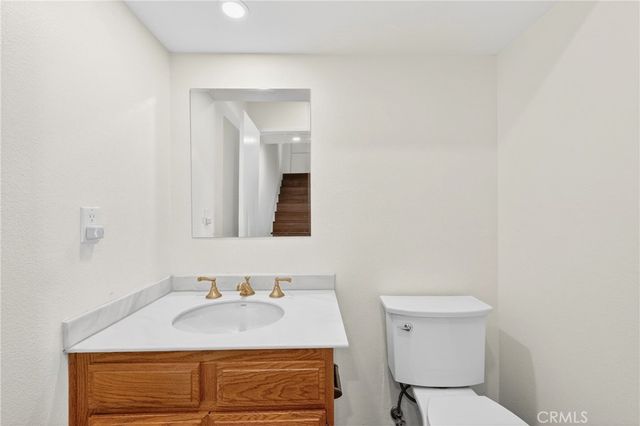 18360 Collins Street E, Tarzana, CA 91356