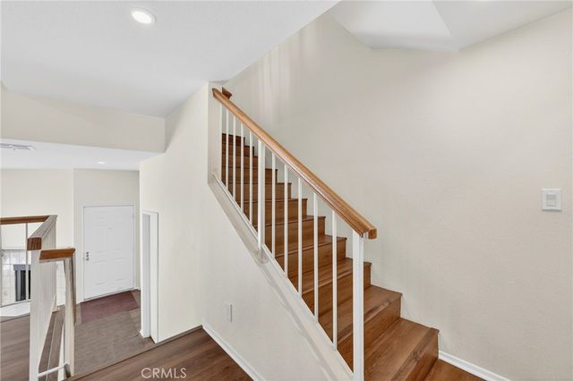 18360 Collins Street E, Tarzana, CA 91356