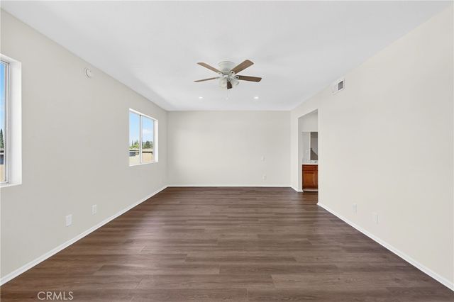 18360 Collins Street E, Tarzana, CA 91356