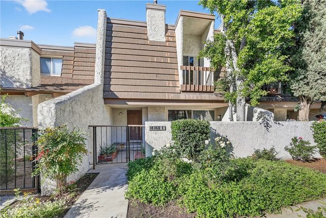 18360 Collins Street E, Tarzana, CA 91356