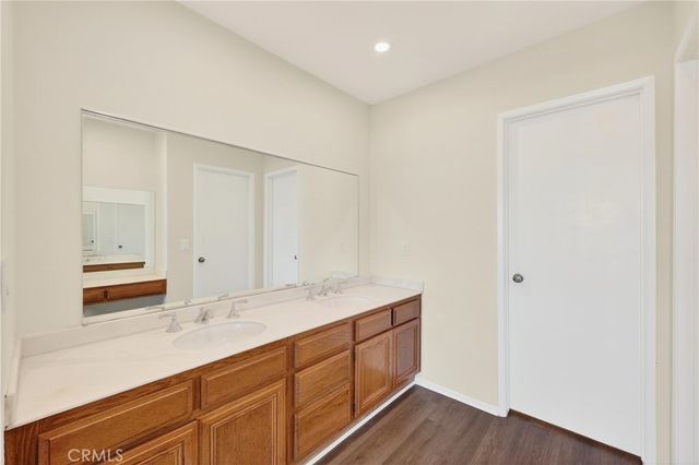 18360 Collins Street E, Tarzana, CA 91356