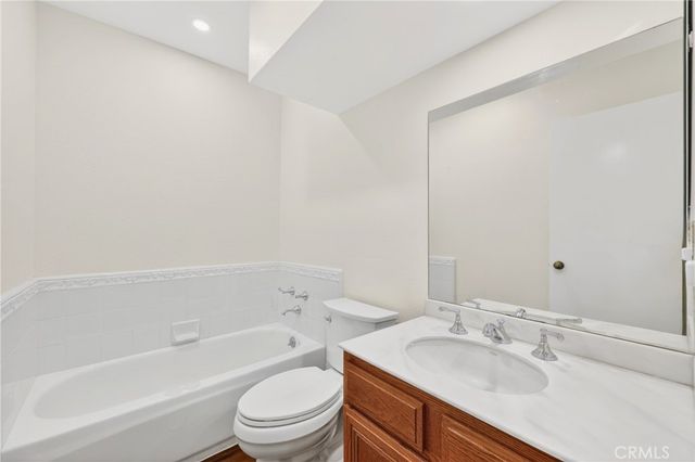 18360 Collins Street E, Tarzana, CA 91356