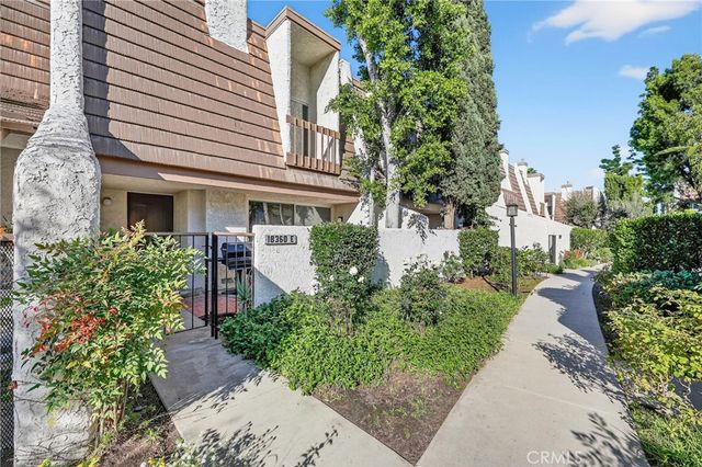 18360 Collins Street E, Tarzana, CA 91356