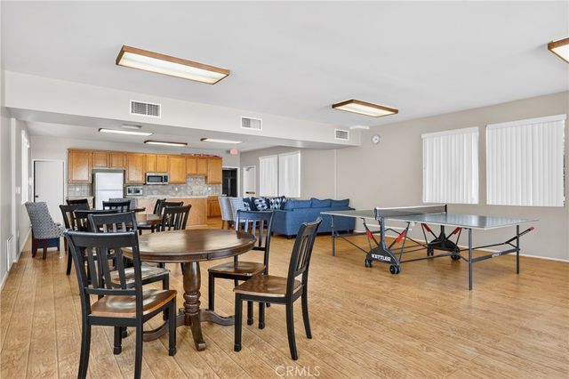 18360 Collins Street E, Tarzana, CA 91356