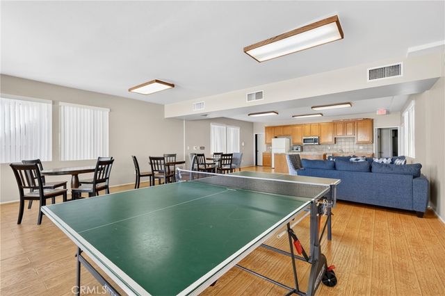 18360 Collins Street E, Tarzana, CA 91356