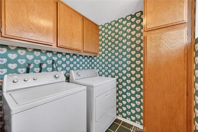 18360 Collins Street E, Tarzana, CA 91356