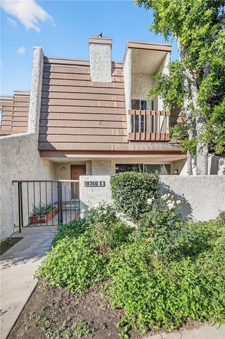 18360 Collins Street E, Tarzana, CA 91356