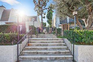 18360 Collins Street E, Tarzana, CA 91356