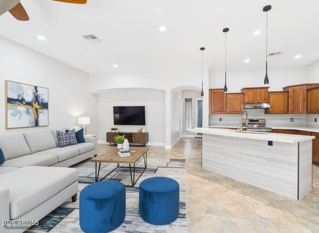 2926 E HARTFORD Avenue, Phoenix, AZ 85032