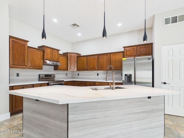 2926 E HARTFORD Avenue, Phoenix, AZ 85032