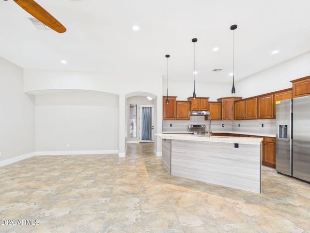 2926 E HARTFORD Avenue, Phoenix, AZ 85032