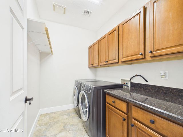 2926 E HARTFORD Avenue, Phoenix, AZ 85032