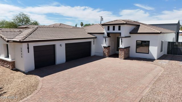 2926 E HARTFORD Avenue, Phoenix, AZ 85032