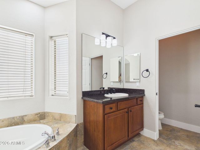 2926 E HARTFORD Avenue, Phoenix, AZ 85032