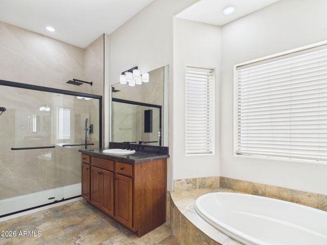 2926 E HARTFORD Avenue, Phoenix, AZ 85032