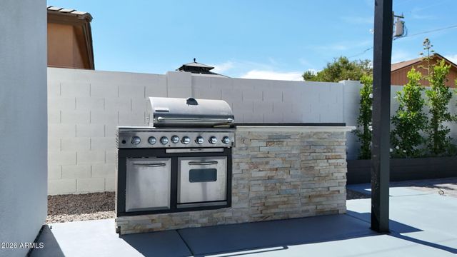 2926 E HARTFORD Avenue, Phoenix, AZ 85032