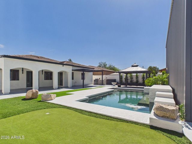 2926 E HARTFORD Avenue, Phoenix, AZ 85032