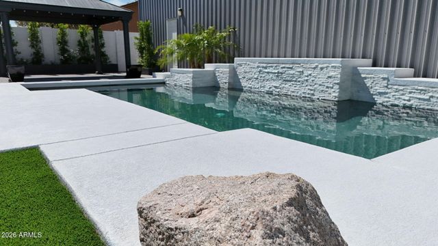 2926 E HARTFORD Avenue, Phoenix, AZ 85032