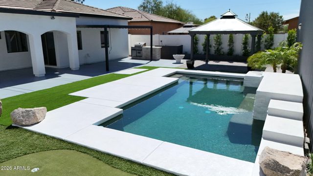 2926 E HARTFORD Avenue, Phoenix, AZ 85032