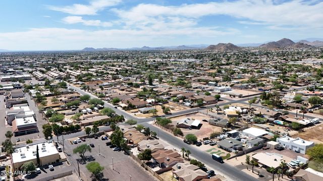 2926 E HARTFORD Avenue, Phoenix, AZ 85032