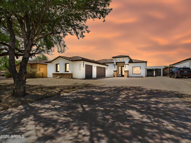2926 E HARTFORD Avenue, Phoenix, AZ 85032