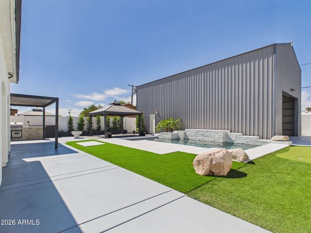 2926 E HARTFORD Avenue, Phoenix, AZ 85032