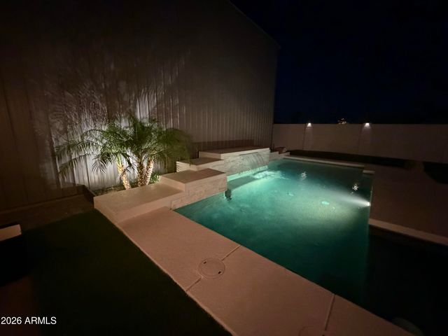 2926 E HARTFORD Avenue, Phoenix, AZ 85032