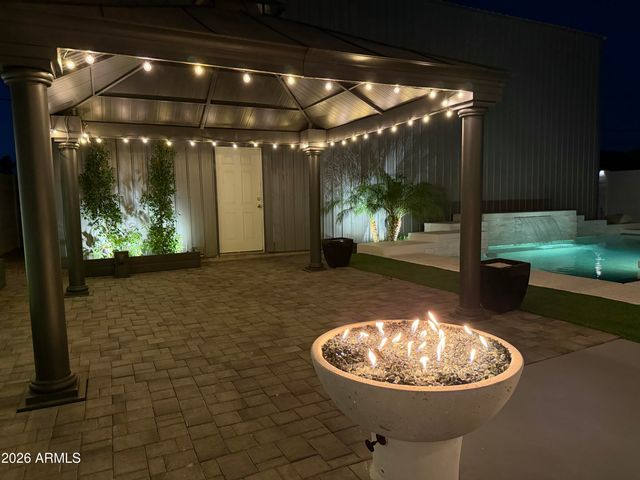 2926 E HARTFORD Avenue, Phoenix, AZ 85032