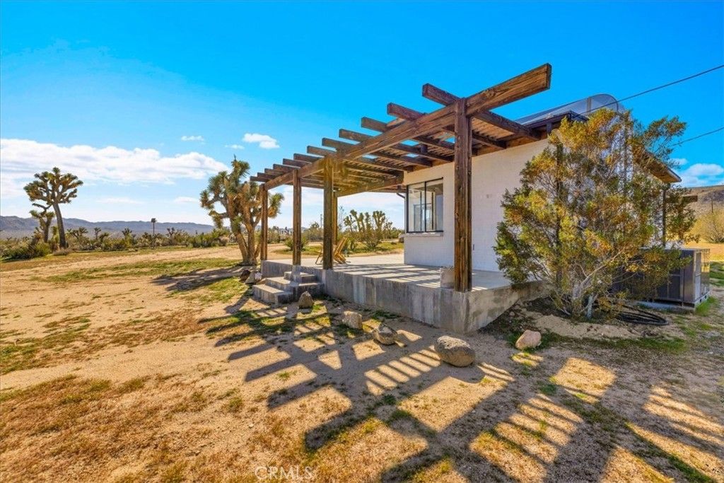 Image 1 of property listing at 5437 Paradise View Road, Yucca Valley, CA 92284