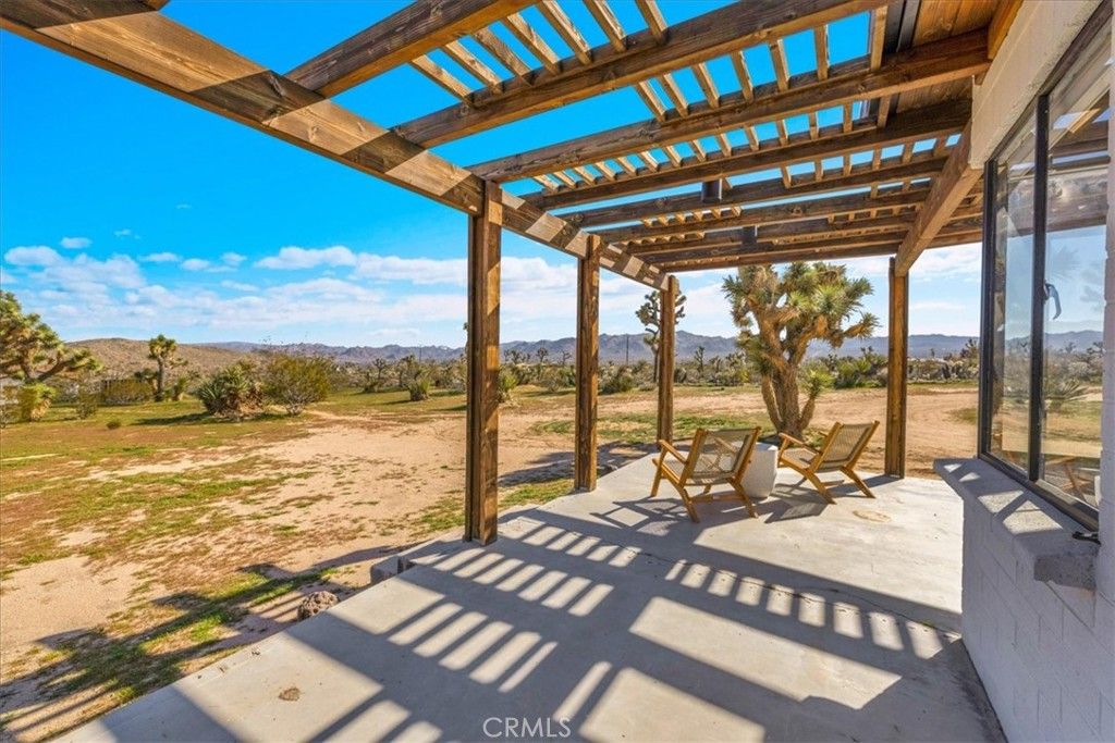 Image 10 of property listing at 5437 Paradise View Road, Yucca Valley, CA 92284
