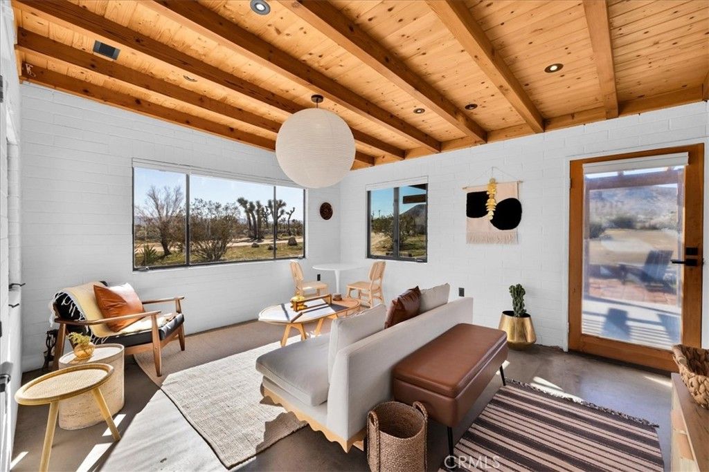 Image 12 of property listing at 5437 Paradise View Road, Yucca Valley, CA 92284