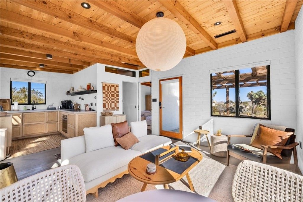 Image 17 of property listing at 5437 Paradise View Road, Yucca Valley, CA 92284