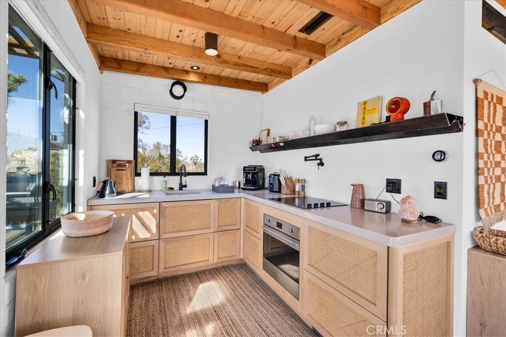 Image 18 of property listing at 5437 Paradise View Road, Yucca Valley, CA 92284