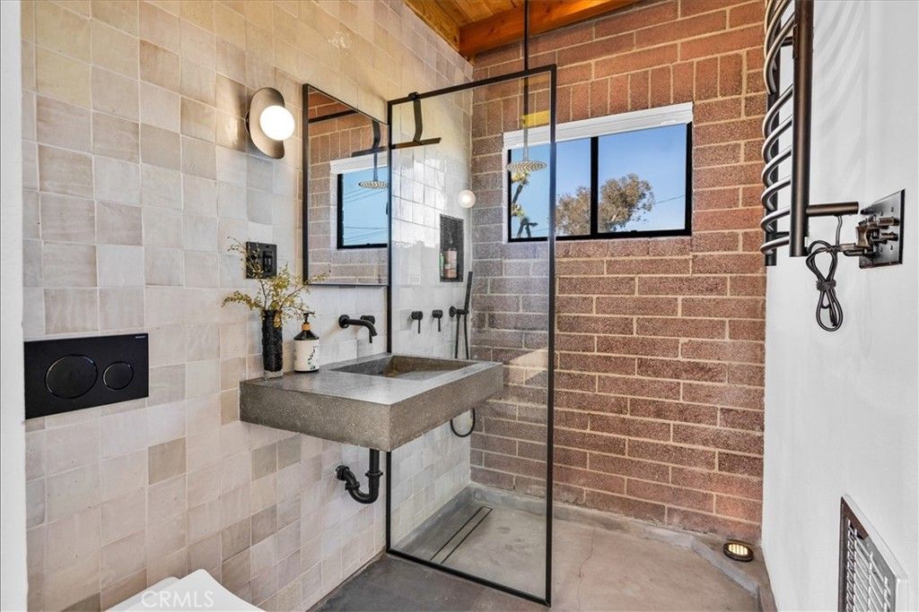 Image 28 of property listing at 5437 Paradise View Road, Yucca Valley, CA 92284