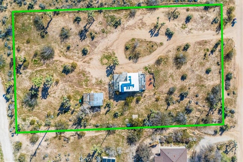 Image 3 of property listing at 5437 Paradise View Road, Yucca Valley, CA 92284