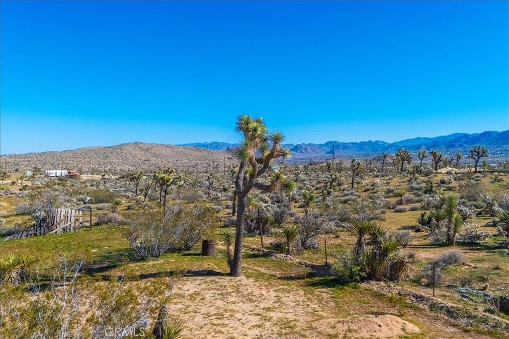 Image 37 of property listing at 5437 Paradise View Road, Yucca Valley, CA 92284