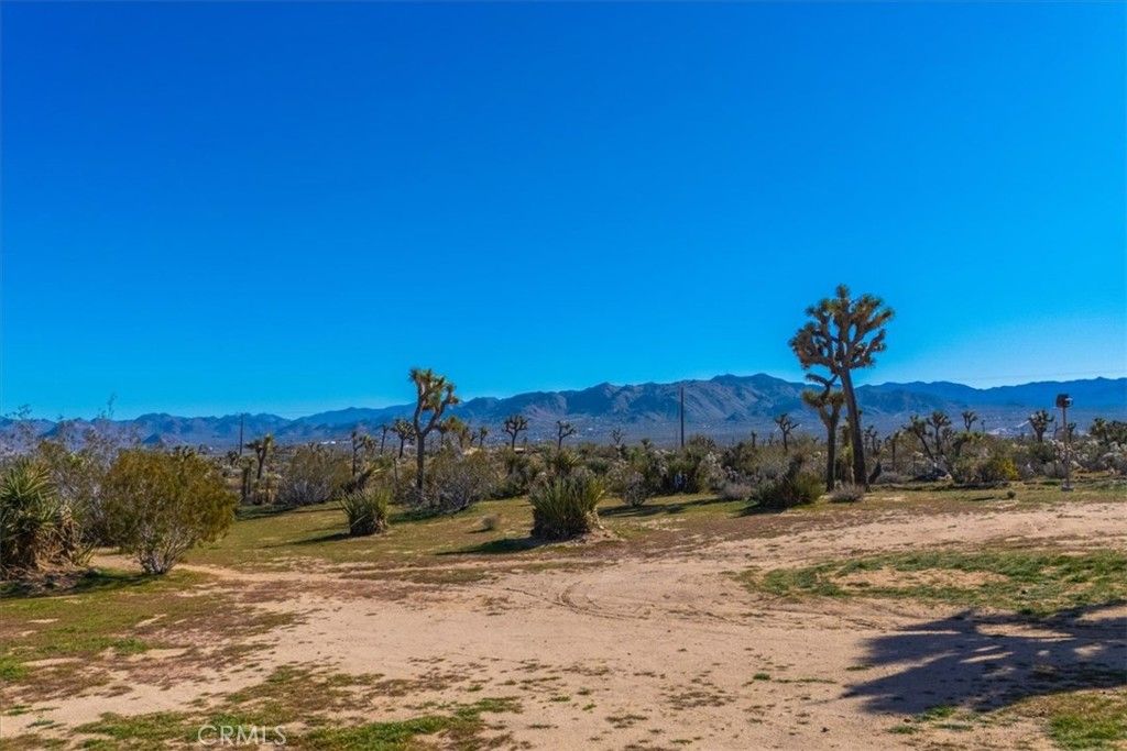 Image 40 of property listing at 5437 Paradise View Road, Yucca Valley, CA 92284