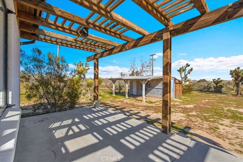 Image 9 of property listing at 5437 Paradise View Road, Yucca Valley, CA 92284