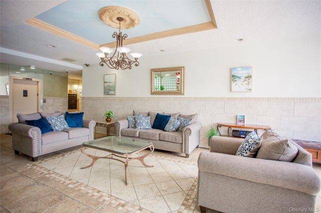 333 E Broadway 4G, Long Beach, NY 11561