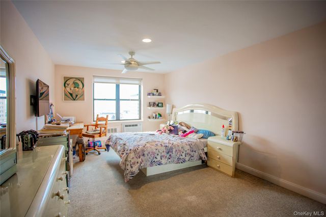 333 E Broadway 4G, Long Beach, NY 11561