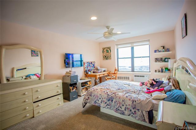 333 E Broadway 4G, Long Beach, NY 11561