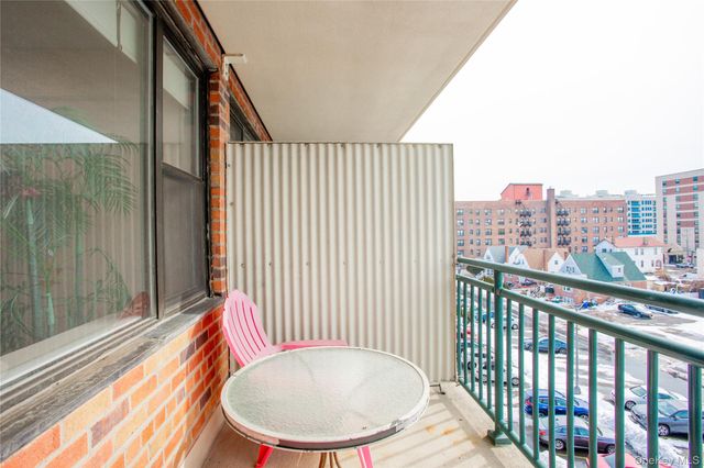 333 E Broadway 4G, Long Beach, NY 11561