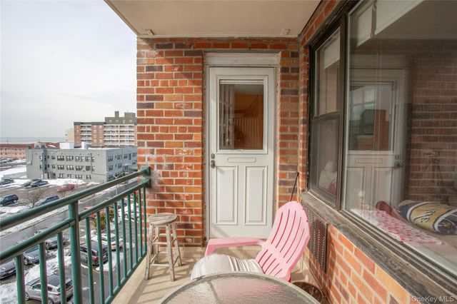 333 E Broadway 4G, Long Beach, NY 11561