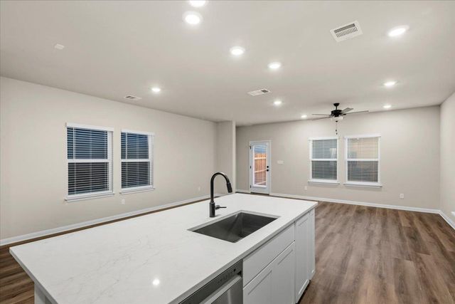 5900 Whisper Creek DR 413, Georgetown, TX 78628