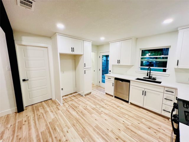 11220 Visalia Drive, Dallas, TX 75228